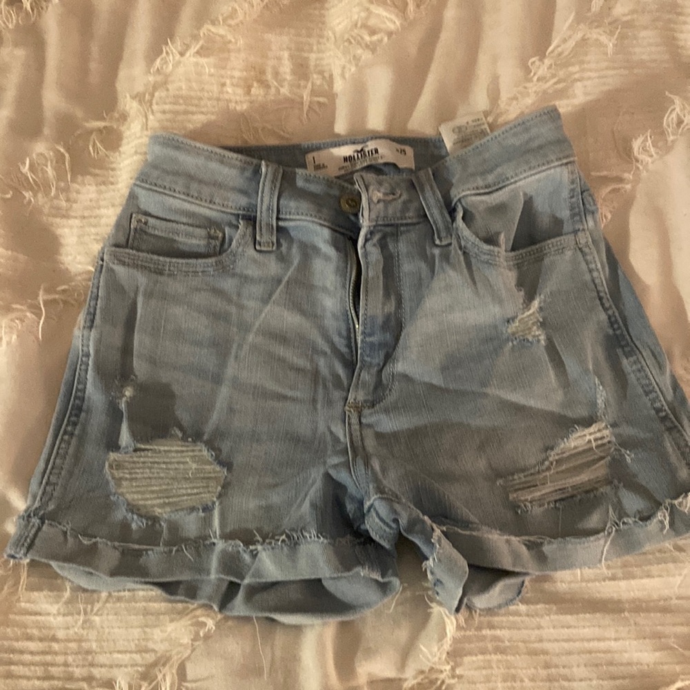 Hollister curvy high rise shorts